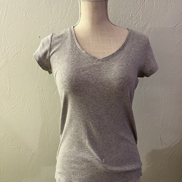 Cute daily V-Neck tee - Picture 1 of 1